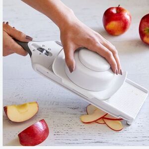 Pampered Chef Simple Slicer